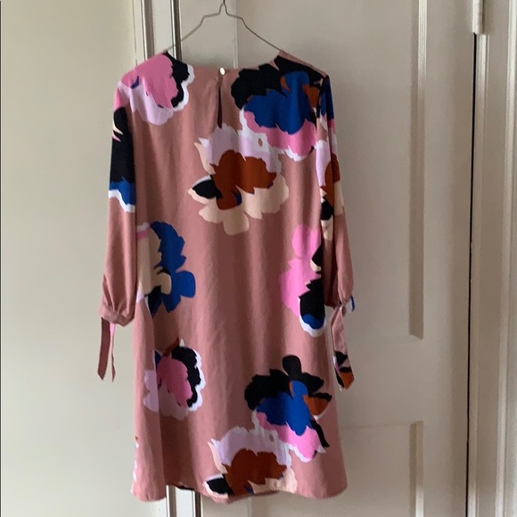 Floral dress - Picture 3 of 8